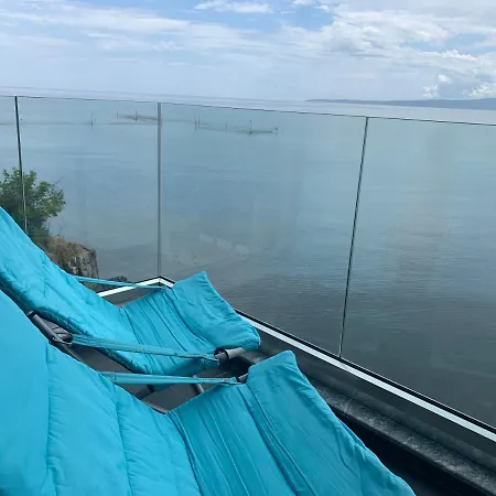 Modern Waterfront 1-br With Aircon Lejlighed *
