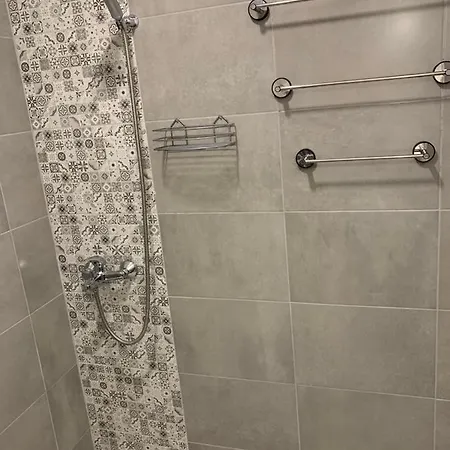 Апартаменты Modern Waterfront 1-br With Aircon Созополь