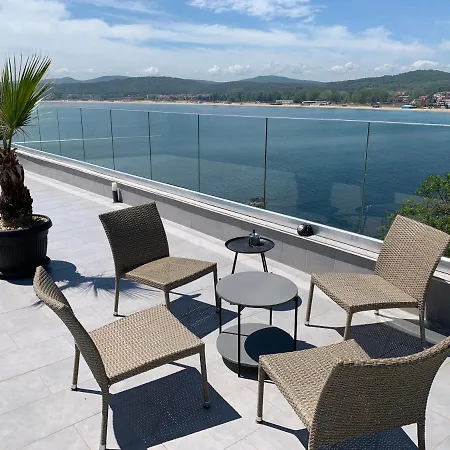 Modern Waterfront 1-br With Aircon Lejlighed *