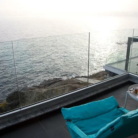 Апартаменты Modern Waterfront 1-br With Aircon *